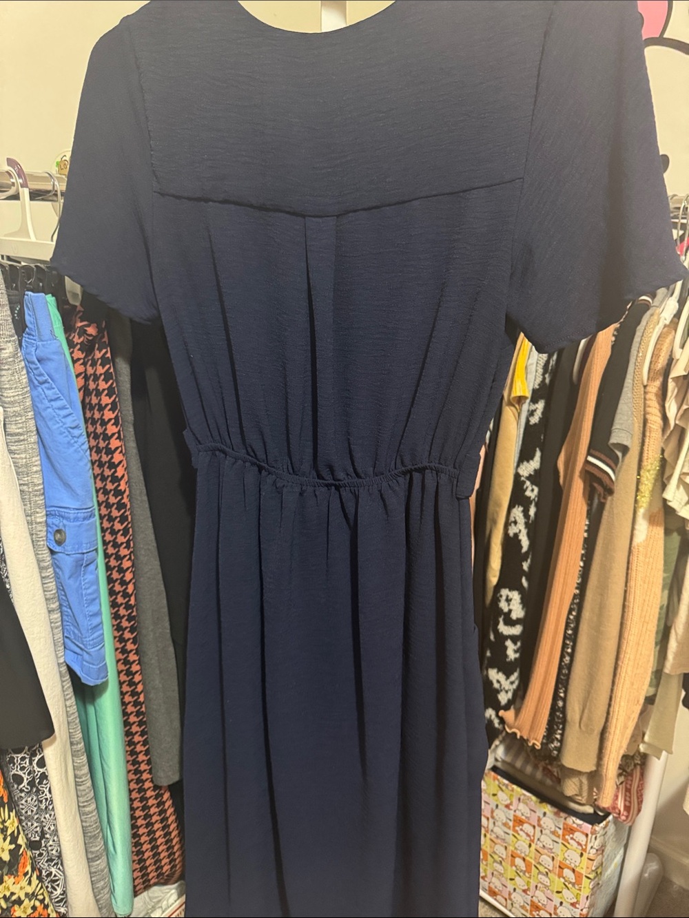Nicely used: Medium Navy Short Sleeve Wrap Dress with Front Pockets - Picture 4 of 4